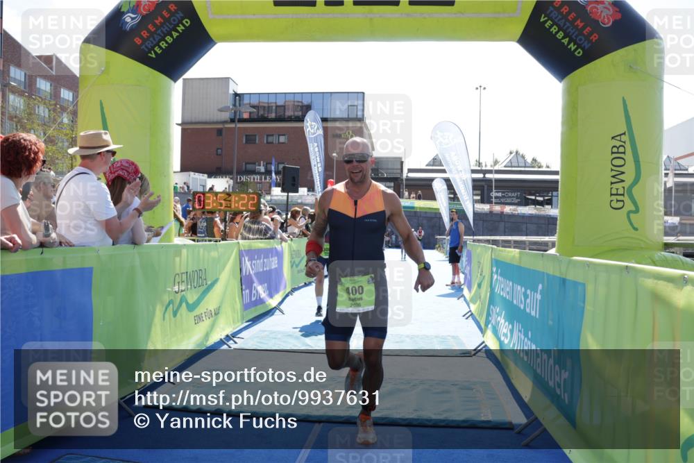 09.08.2026 - GEWOBA Citytriathlon Bremen Yannick Fuchs http://msf.ph/oto/9937631 09.08.2026 15:17:45 Ziel 308, 400 meine-sportfotos.de