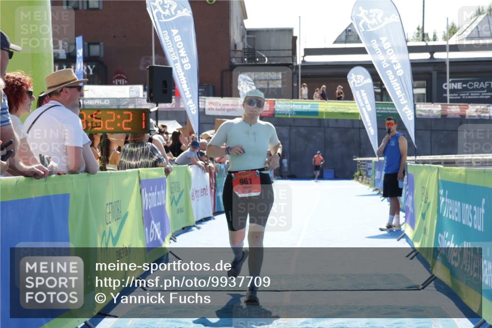 09.08.2026 - GEWOBA Citytriathlon Bremen Yannick Fuchs http://msf.ph/oto/9937709 09.08.2026 15:18:44 Ziel 961 meine-sportfotos.de