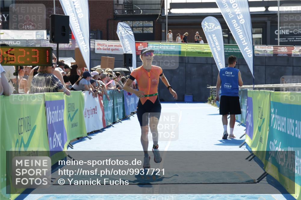 09.08.2026 - GEWOBA Citytriathlon Bremen Yannick Fuchs http://msf.ph/oto/9937721 09.08.2026 15:18:54 Ziel 314 meine-sportfotos.de