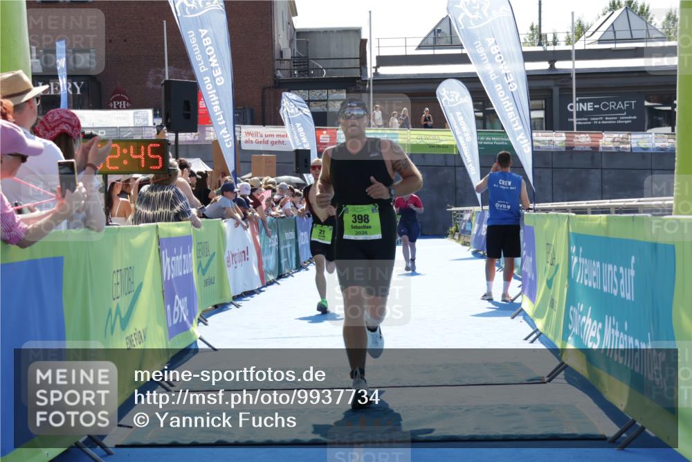 09.08.2026 - GEWOBA Citytriathlon Bremen Yannick Fuchs http://msf.ph/oto/9937734 09.08.2026 15:19:08 Ziel 21, 319, 343, 398 meine-sportfotos.de