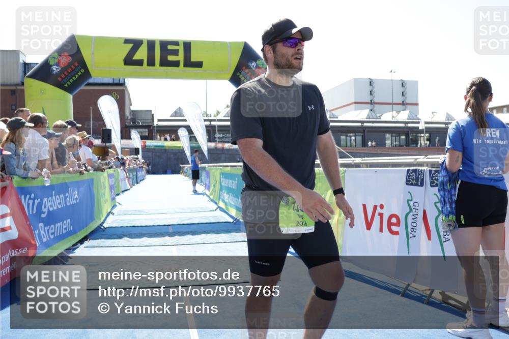 09.08.2026 - GEWOBA Citytriathlon Bremen Yannick Fuchs http://msf.ph/oto/9937765 09.08.2026 15:19:24 Ziel 135 meine-sportfotos.de