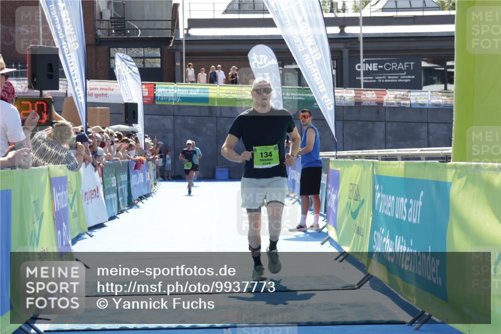 09.08.2026 - GEWOBA Citytriathlon Bremen Yannick Fuchs http://msf.ph/oto/9937773 09.08.2026 15:19:43 Ziel 134 meine-sportfotos.de