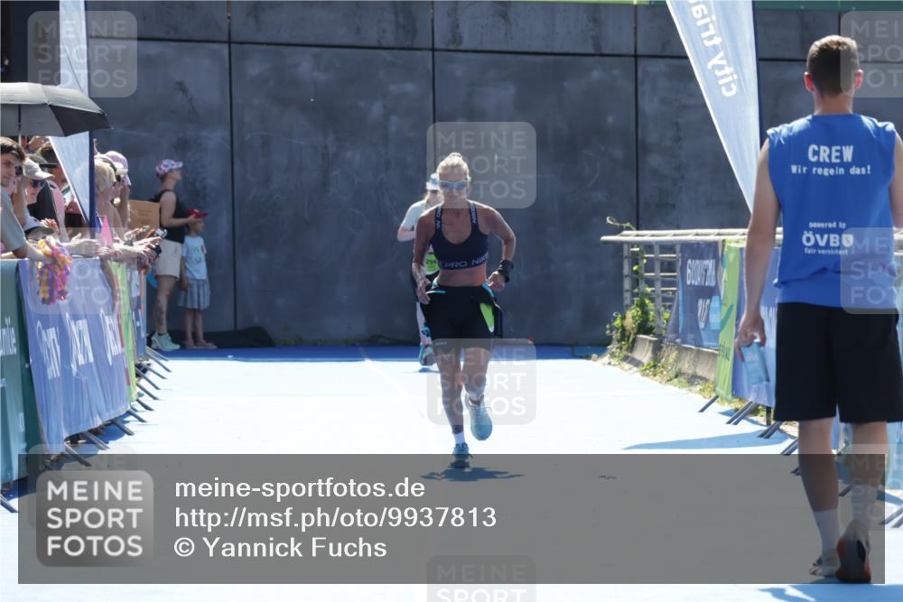09.08.2026 - GEWOBA Citytriathlon Bremen Yannick Fuchs http://msf.ph/oto/9937813 09.08.2026 15:20:29 Ziel  meine-sportfotos.de