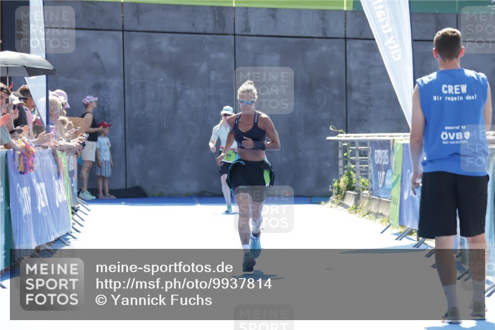 09.08.2026 - GEWOBA Citytriathlon Bremen Yannick Fuchs http://msf.ph/oto/9937814 09.08.2026 15:20:30 Ziel 352 meine-sportfotos.de