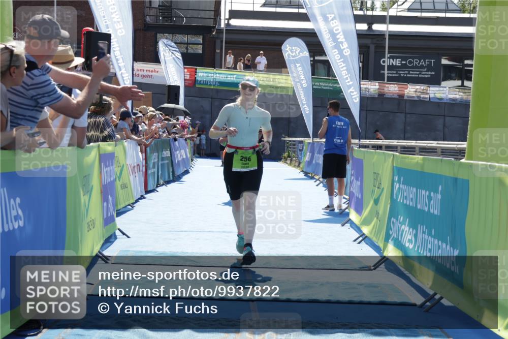 09.08.2026 - GEWOBA Citytriathlon Bremen Yannick Fuchs http://msf.ph/oto/9937822 09.08.2026 15:20:42 Ziel 240, 256 meine-sportfotos.de