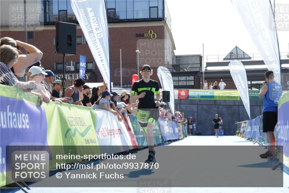 09.08.2026 - GEWOBA Citytriathlon Bremen Yannick Fuchs http://msf.ph/oto/9937870 09.08.2026 15:21:18 Ziel 288 meine-sportfotos.de