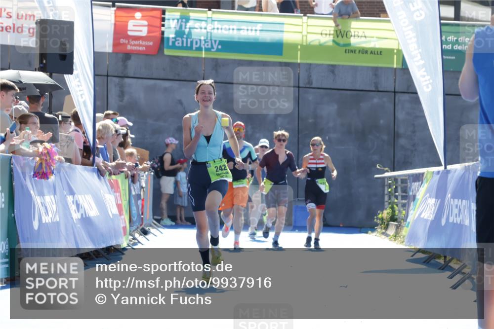 09.08.2026 - GEWOBA Citytriathlon Bremen Yannick Fuchs http://msf.ph/oto/9937916 09.08.2026 15:21:45 Ziel 130, 242 meine-sportfotos.de