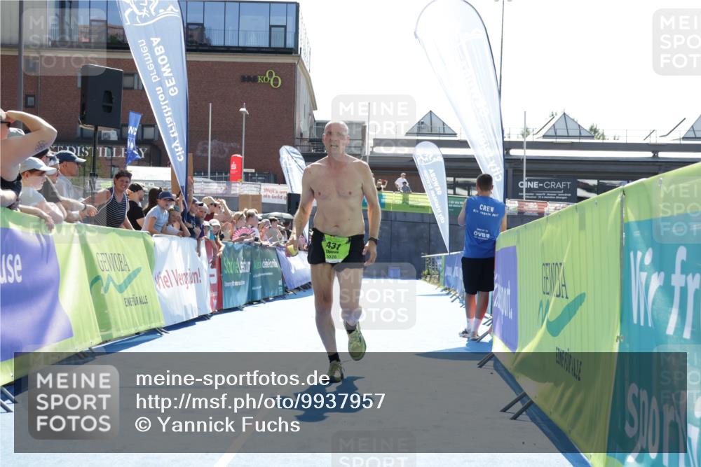 09.08.2026 - GEWOBA Citytriathlon Bremen Yannick Fuchs http://msf.ph/oto/9937957 09.08.2026 15:21:59 Ziel 5, 182, 202, 415, 431 meine-sportfotos.de