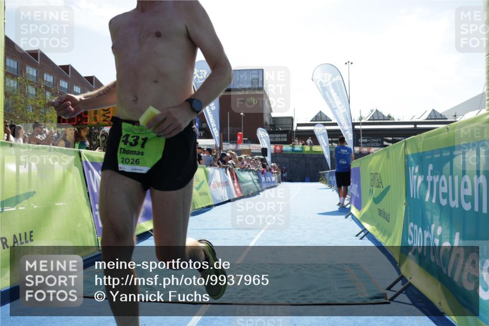 09.08.2026 - GEWOBA Citytriathlon Bremen Yannick Fuchs http://msf.ph/oto/9937965 09.08.2026 15:22:00 Ziel 182, 415, 431 meine-sportfotos.de