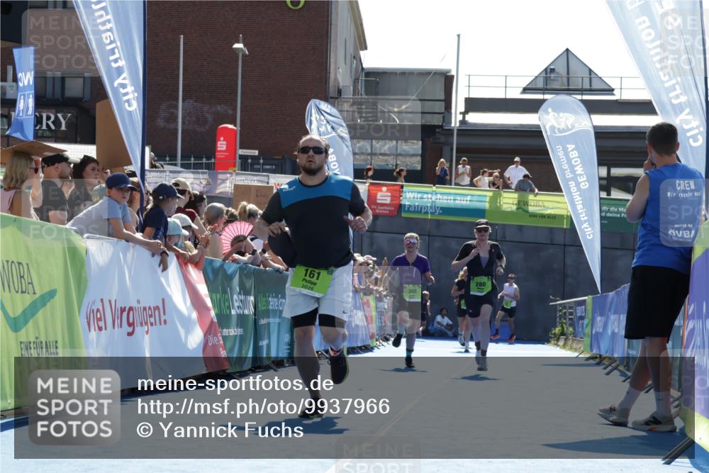 09.08.2026 - GEWOBA Citytriathlon Bremen Yannick Fuchs http://msf.ph/oto/9937966 09.08.2026 15:22:27 Ziel 161, 280, 305 meine-sportfotos.de