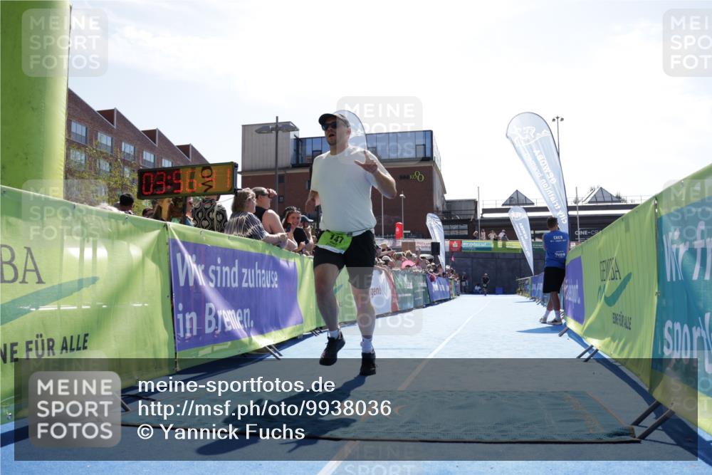 09.08.2026 - GEWOBA Citytriathlon Bremen Yannick Fuchs http://msf.ph/oto/9938036 09.08.2026 15:23:04 Ziel 147 meine-sportfotos.de