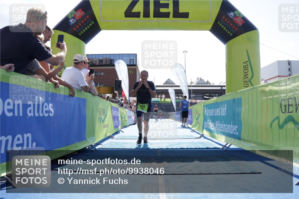 09.08.2026 - GEWOBA Citytriathlon Bremen Yannick Fuchs http://msf.ph/oto/9938046 09.08.2026 15:23:16 Ziel 449 meine-sportfotos.de