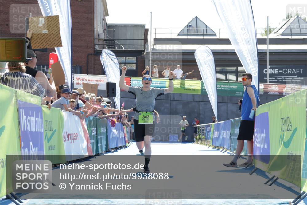 09.08.2026 - GEWOBA Citytriathlon Bremen Yannick Fuchs http://msf.ph/oto/9938088 09.08.2026 15:23:36 Ziel 342 meine-sportfotos.de