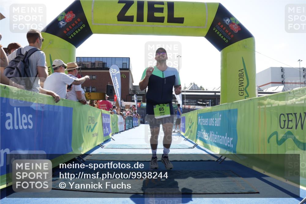 09.08.2026 - GEWOBA Citytriathlon Bremen Yannick Fuchs http://msf.ph/oto/9938244 09.08.2026 15:25:01 Ziel 58, 65, 300, 311 meine-sportfotos.de