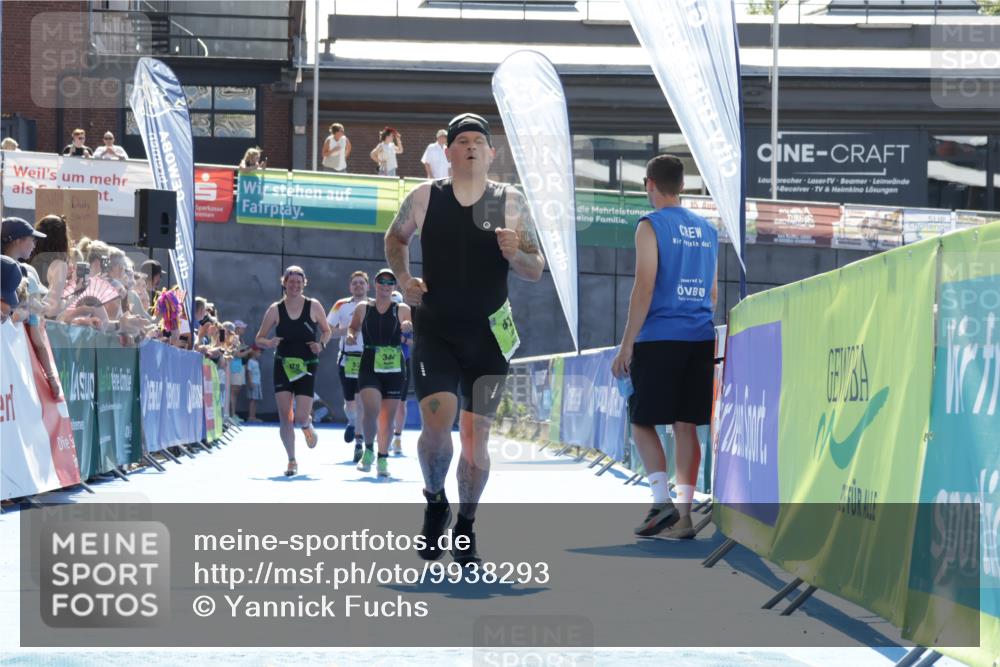 09.08.2026 - GEWOBA Citytriathlon Bremen Yannick Fuchs http://msf.ph/oto/9938293 09.08.2026 15:25:29 Ziel 344, 413, 479 meine-sportfotos.de