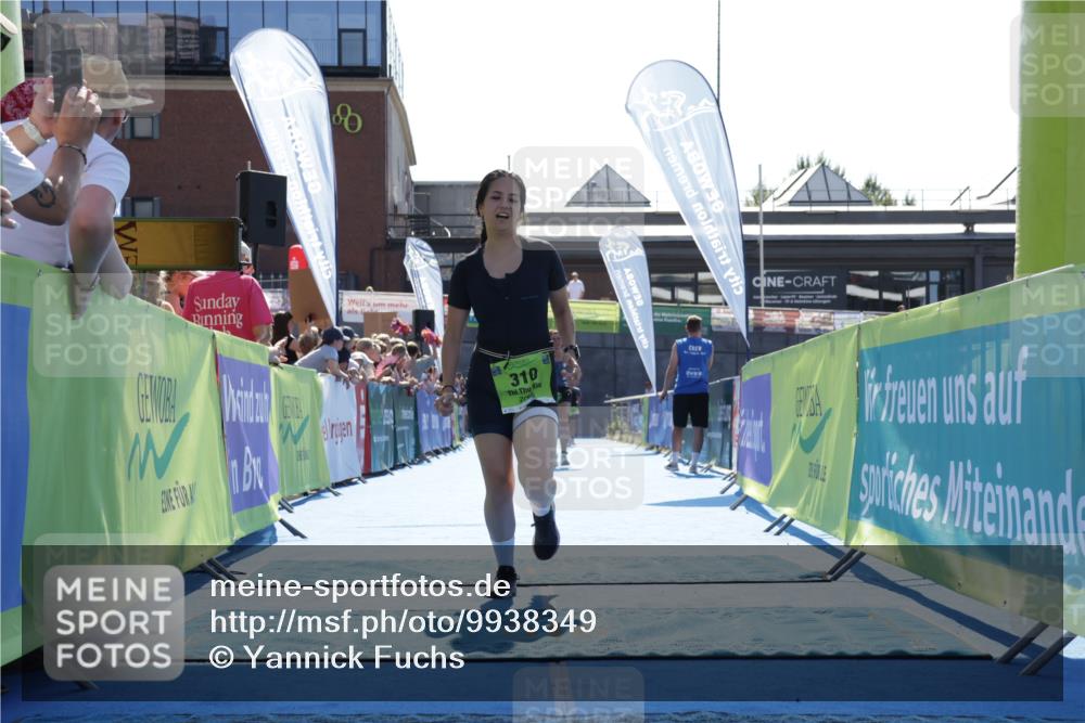 09.08.2026 - GEWOBA Citytriathlon Bremen Yannick Fuchs http://msf.ph/oto/9938349 09.08.2026 15:25:57 Ziel 310 meine-sportfotos.de