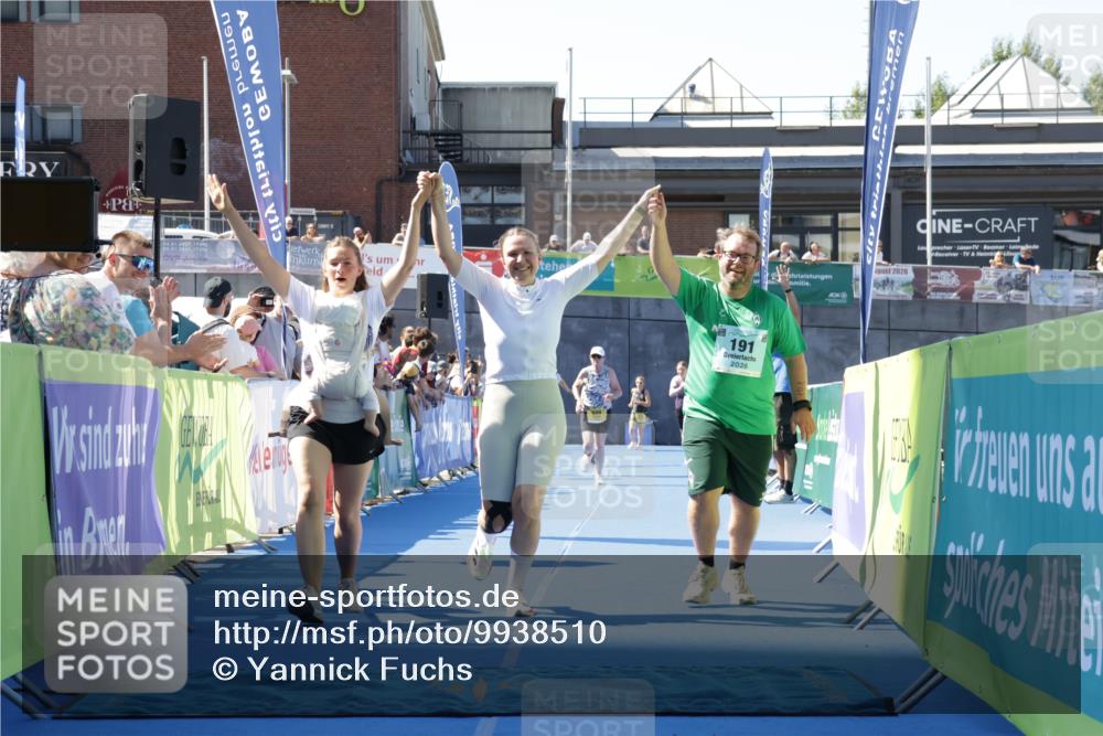 09.08.2026 - GEWOBA Citytriathlon Bremen Yannick Fuchs http://msf.ph/oto/9938510 09.08.2026 11:42:52 Ziel  meine-sportfotos.de