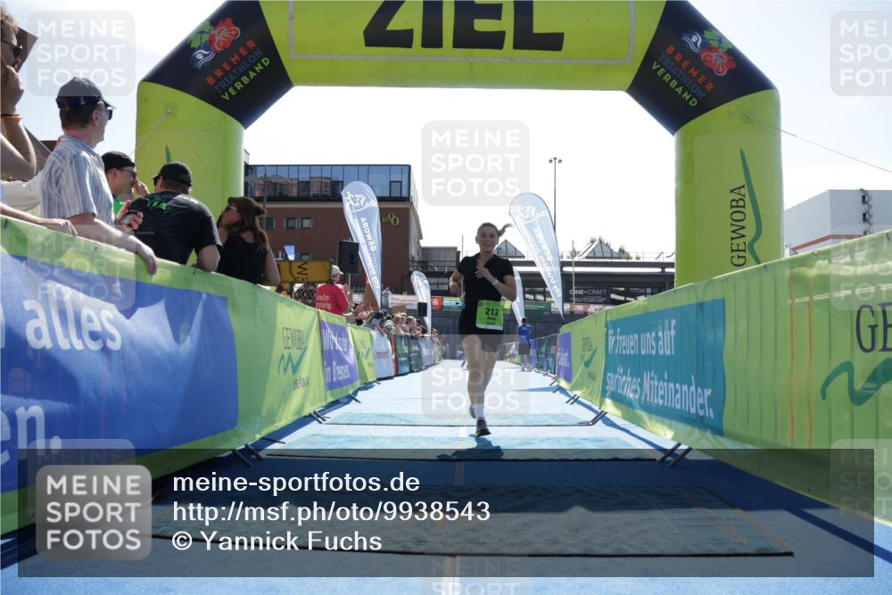 09.08.2026 - GEWOBA Citytriathlon Bremen Yannick Fuchs http://msf.ph/oto/9938543 09.08.2026 15:27:06 Ziel 212, 338 meine-sportfotos.de