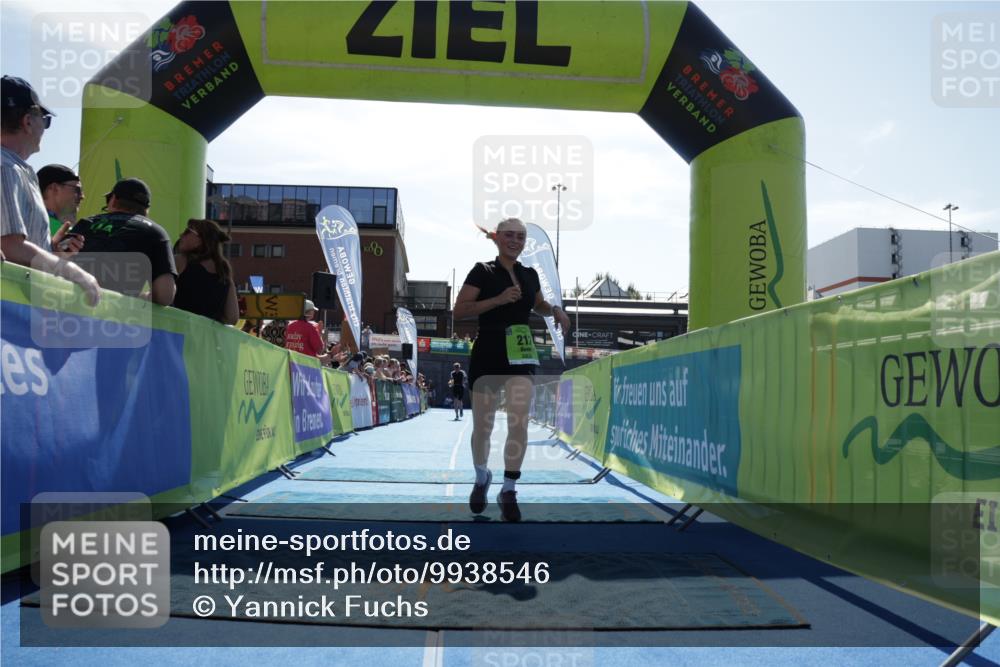 09.08.2026 - GEWOBA Citytriathlon Bremen Yannick Fuchs http://msf.ph/oto/9938546 09.08.2026 15:27:06 Ziel 212, 338 meine-sportfotos.de