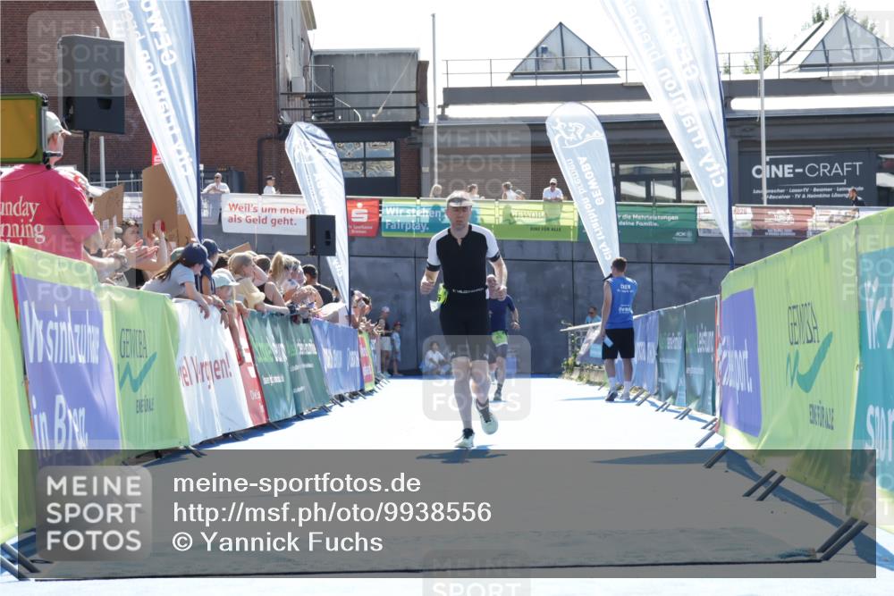 09.08.2026 - GEWOBA Citytriathlon Bremen Yannick Fuchs http://msf.ph/oto/9938556 09.08.2026 15:27:10 Ziel 212, 375 meine-sportfotos.de