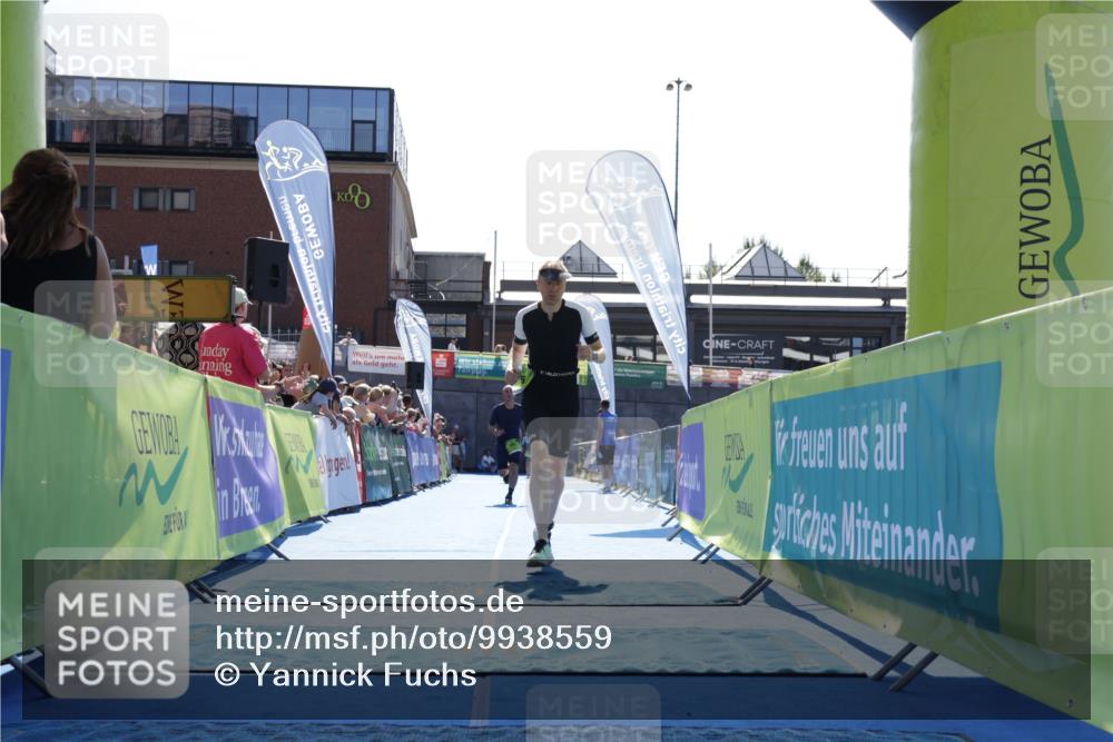 09.08.2026 - GEWOBA Citytriathlon Bremen Yannick Fuchs http://msf.ph/oto/9938559 09.08.2026 15:27:12 Ziel 375, 454 meine-sportfotos.de