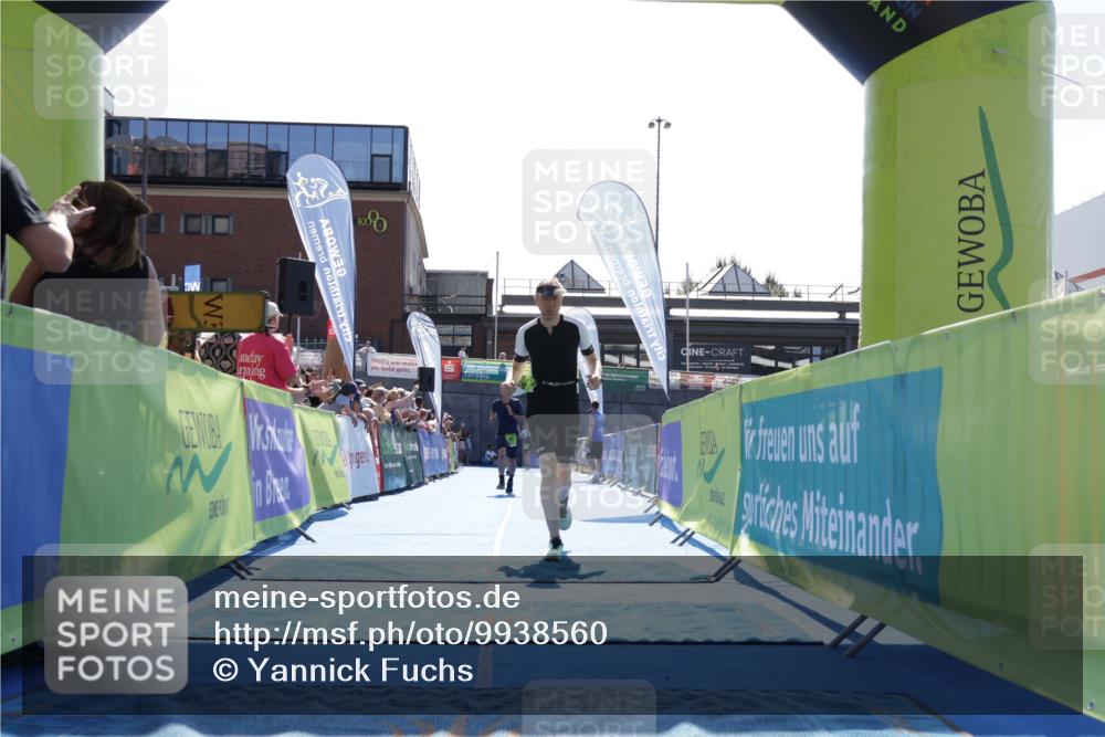 09.08.2026 - GEWOBA Citytriathlon Bremen Yannick Fuchs http://msf.ph/oto/9938560 09.08.2026 15:27:12 Ziel 375, 454 meine-sportfotos.de