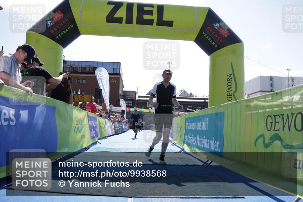 09.08.2026 - GEWOBA Citytriathlon Bremen Yannick Fuchs http://msf.ph/oto/9938568 09.08.2026 15:27:13 Ziel 375, 454 meine-sportfotos.de