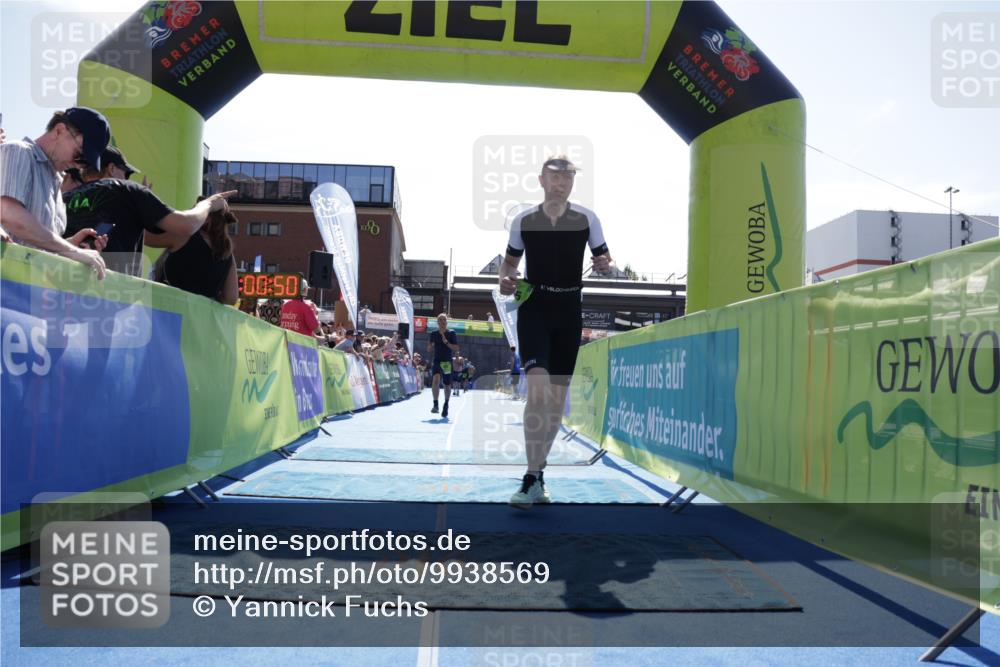 09.08.2026 - GEWOBA Citytriathlon Bremen Yannick Fuchs http://msf.ph/oto/9938569 09.08.2026 15:27:14 Ziel 375, 454 meine-sportfotos.de