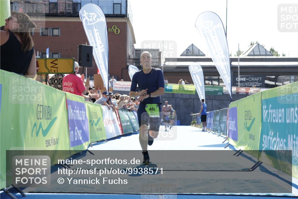 09.08.2026 - GEWOBA Citytriathlon Bremen Yannick Fuchs http://msf.ph/oto/9938571 09.08.2026 15:27:15 Ziel 375, 454 meine-sportfotos.de