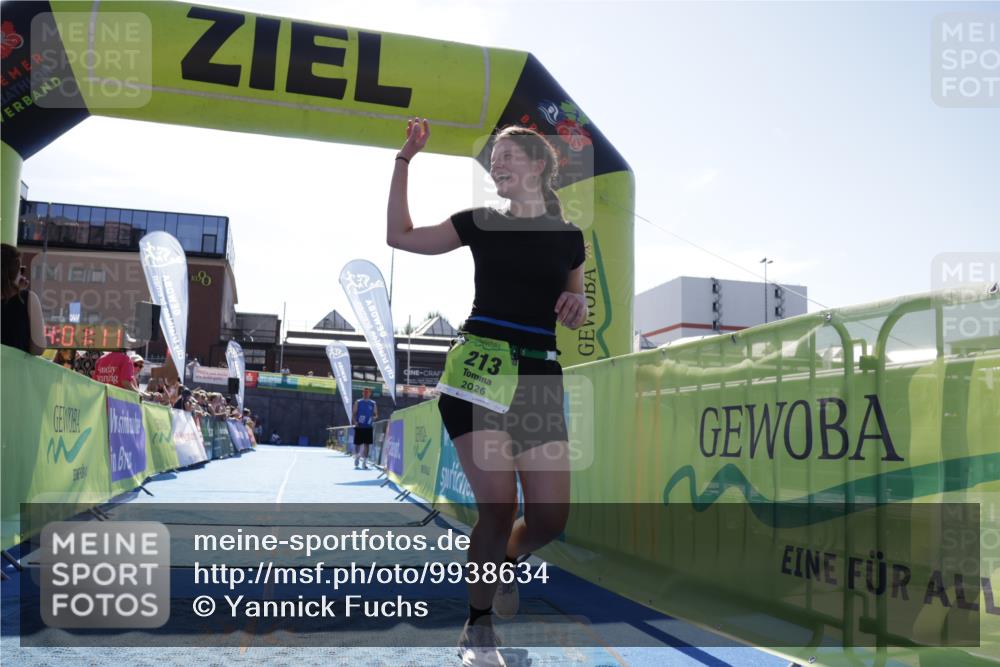 09.08.2026 - GEWOBA Citytriathlon Bremen Yannick Fuchs http://msf.ph/oto/9938634 09.08.2026 15:27:34 Ziel 213 meine-sportfotos.de