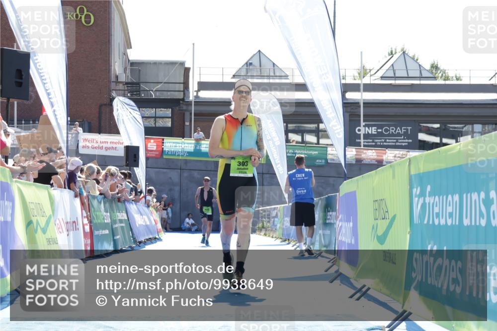 09.08.2026 - GEWOBA Citytriathlon Bremen Yannick Fuchs http://msf.ph/oto/9938649 09.08.2026 15:27:51 Ziel 393 meine-sportfotos.de