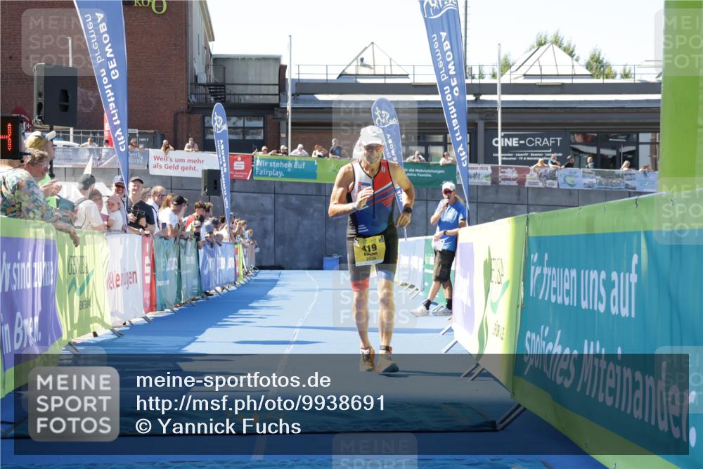 09.08.2026 - GEWOBA Citytriathlon Bremen Yannick Fuchs http://msf.ph/oto/9938691 09.08.2026 11:43:58 Ziel 419 meine-sportfotos.de