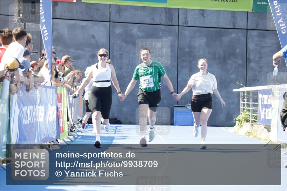 09.08.2026 - GEWOBA Citytriathlon Bremen Yannick Fuchs http://msf.ph/oto/9938709 09.08.2026 11:44:07 Ziel 203 meine-sportfotos.de