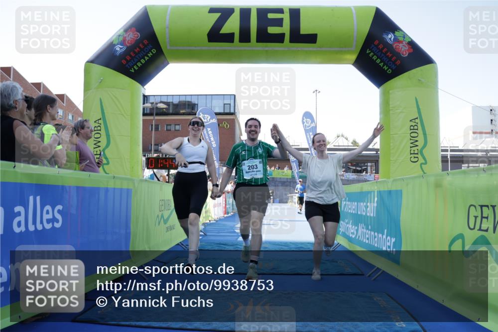 09.08.2026 - GEWOBA Citytriathlon Bremen Yannick Fuchs http://msf.ph/oto/9938753 09.08.2026 11:44:14 Ziel 203 meine-sportfotos.de