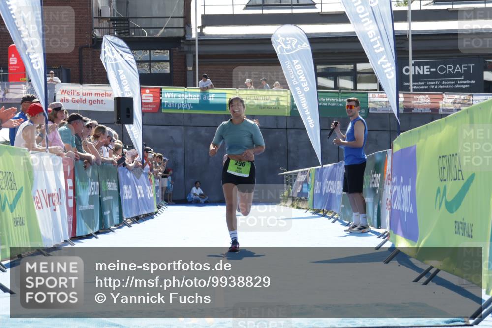 09.08.2026 - GEWOBA Citytriathlon Bremen Yannick Fuchs http://msf.ph/oto/9938829 09.08.2026 15:29:21 Ziel 296 meine-sportfotos.de