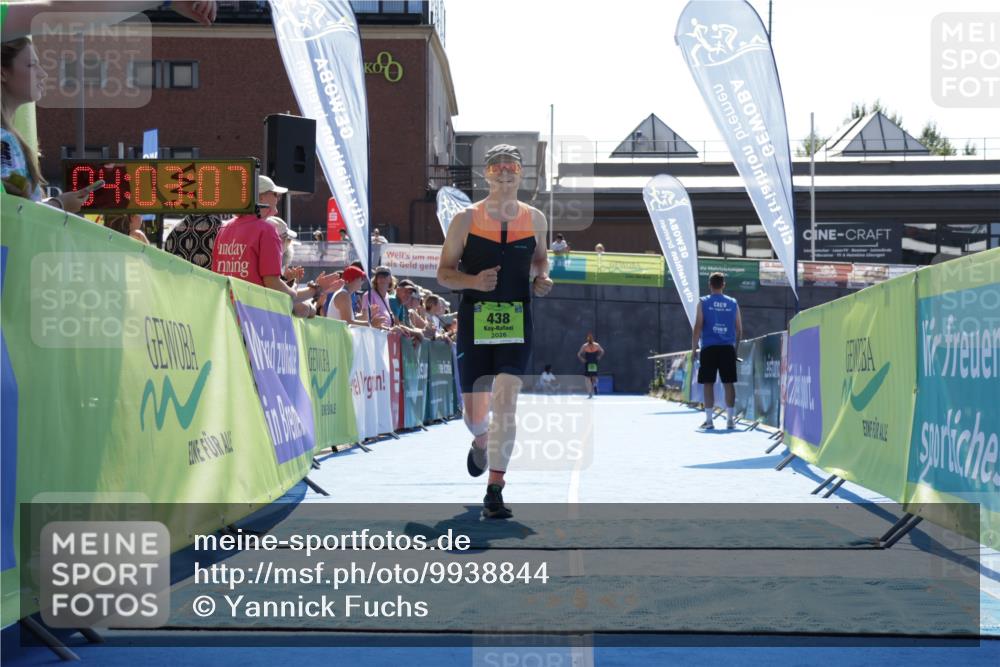 09.08.2026 - GEWOBA Citytriathlon Bremen Yannick Fuchs http://msf.ph/oto/9938844 09.08.2026 15:29:30 Ziel 438 meine-sportfotos.de
