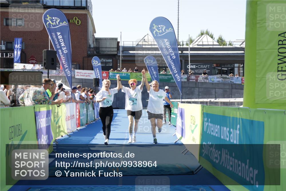 09.08.2026 - GEWOBA Citytriathlon Bremen Yannick Fuchs http://msf.ph/oto/9938964 09.08.2026 11:45:47 Ziel 79 meine-sportfotos.de