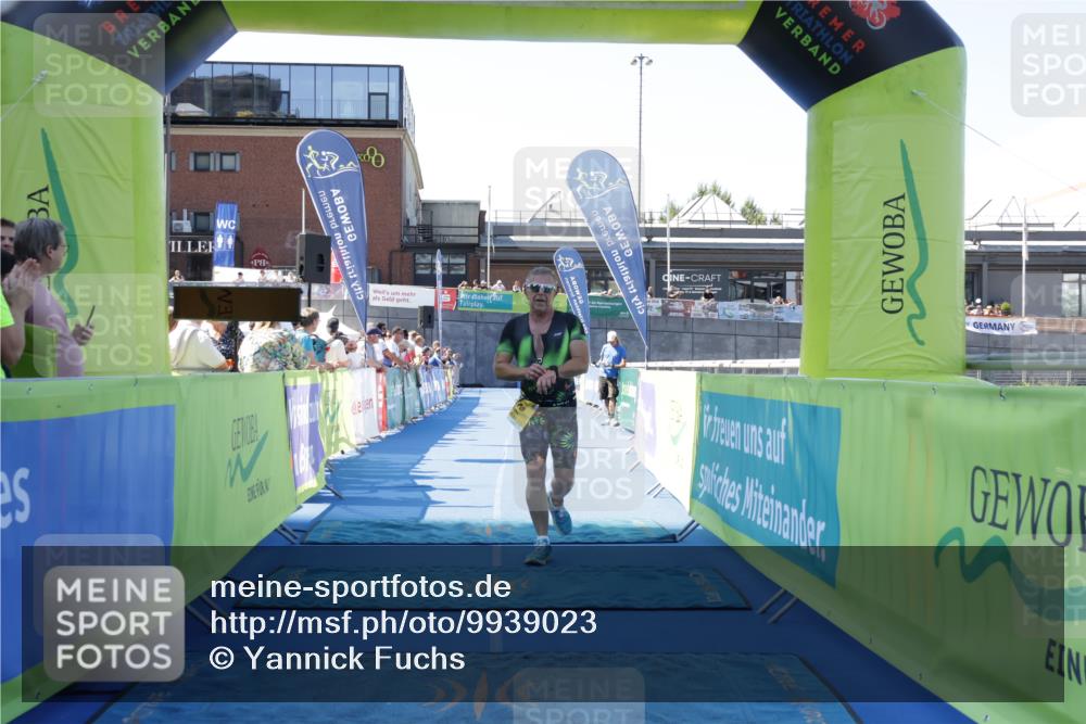 09.08.2026 - GEWOBA Citytriathlon Bremen Yannick Fuchs http://msf.ph/oto/9939023 09.08.2026 11:46:15 Ziel 415, 487 meine-sportfotos.de