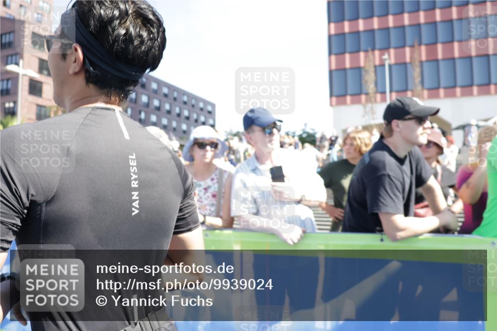 09.08.2026 - GEWOBA Citytriathlon Bremen Yannick Fuchs http://msf.ph/oto/9939024 09.08.2026 15:30:20 Ziel 61 meine-sportfotos.de