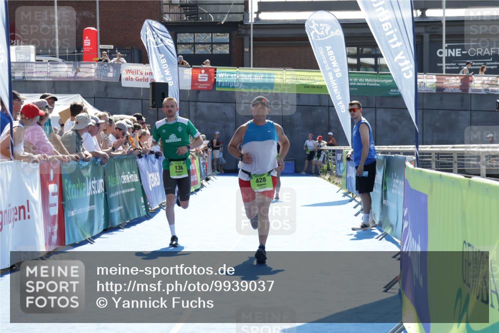 09.08.2026 - GEWOBA Citytriathlon Bremen Yannick Fuchs http://msf.ph/oto/9939037 09.08.2026 15:30:35 Ziel 138, 428 meine-sportfotos.de