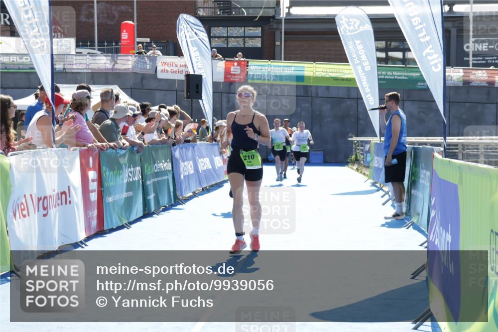 09.08.2026 - GEWOBA Citytriathlon Bremen Yannick Fuchs http://msf.ph/oto/9939056 09.08.2026 15:30:40 Ziel 138, 210, 414, 428 meine-sportfotos.de