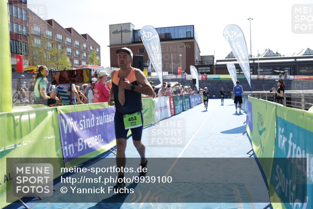 09.08.2026 - GEWOBA Citytriathlon Bremen Yannick Fuchs http://msf.ph/oto/9939100 09.08.2026 15:30:50 Ziel 197, 204, 452 meine-sportfotos.de
