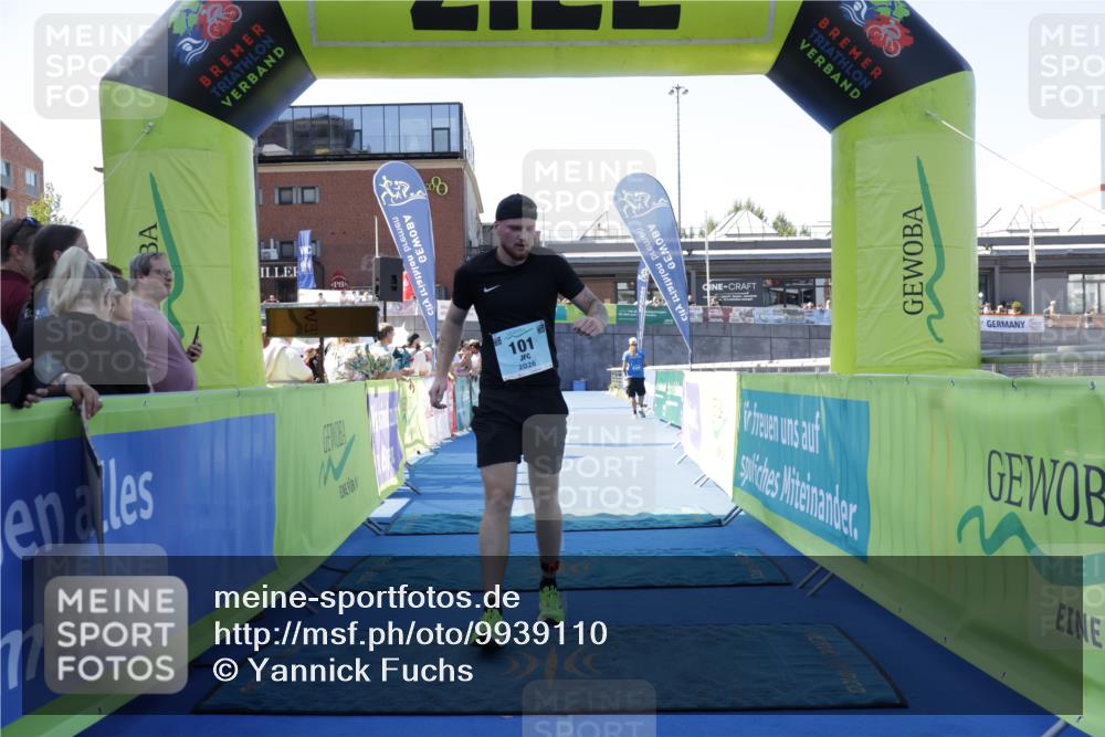 09.08.2026 - GEWOBA Citytriathlon Bremen Yannick Fuchs http://msf.ph/oto/9939110 09.08.2026 11:47:33 Ziel 101 meine-sportfotos.de