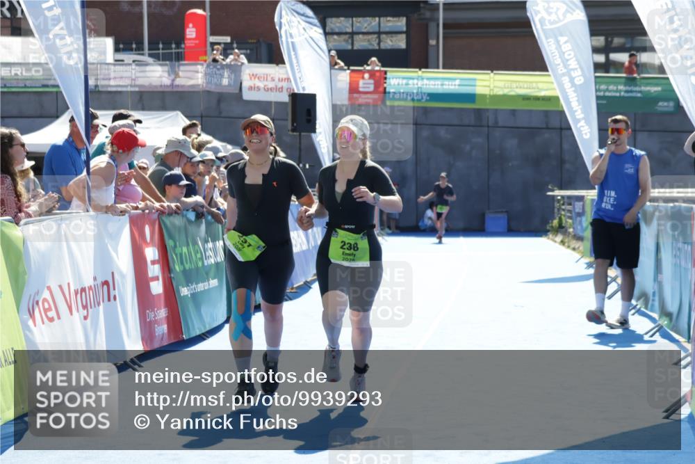 09.08.2026 - GEWOBA Citytriathlon Bremen Yannick Fuchs http://msf.ph/oto/9939293 09.08.2026 15:31:47 Ziel 237, 238 meine-sportfotos.de