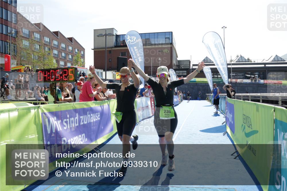 09.08.2026 - GEWOBA Citytriathlon Bremen Yannick Fuchs http://msf.ph/oto/9939310 09.08.2026 15:31:49 Ziel 237, 238 meine-sportfotos.de