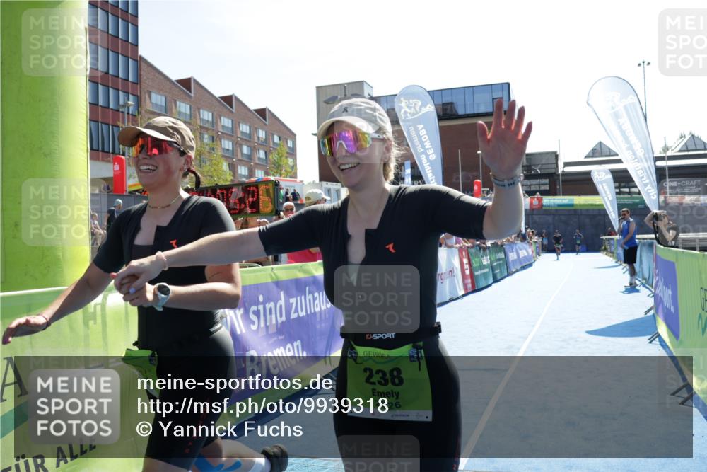 09.08.2026 - GEWOBA Citytriathlon Bremen Yannick Fuchs http://msf.ph/oto/9939318 09.08.2026 15:31:49 Ziel 237, 238 meine-sportfotos.de