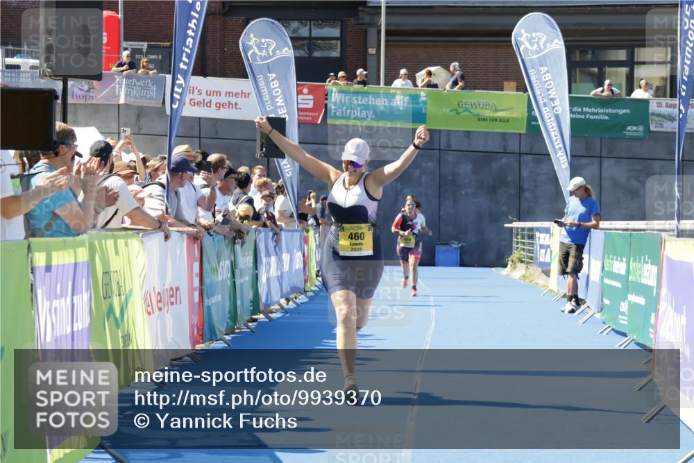 09.08.2026 - GEWOBA Citytriathlon Bremen Yannick Fuchs http://msf.ph/oto/9939370 09.08.2026 11:48:46 Ziel 460 meine-sportfotos.de