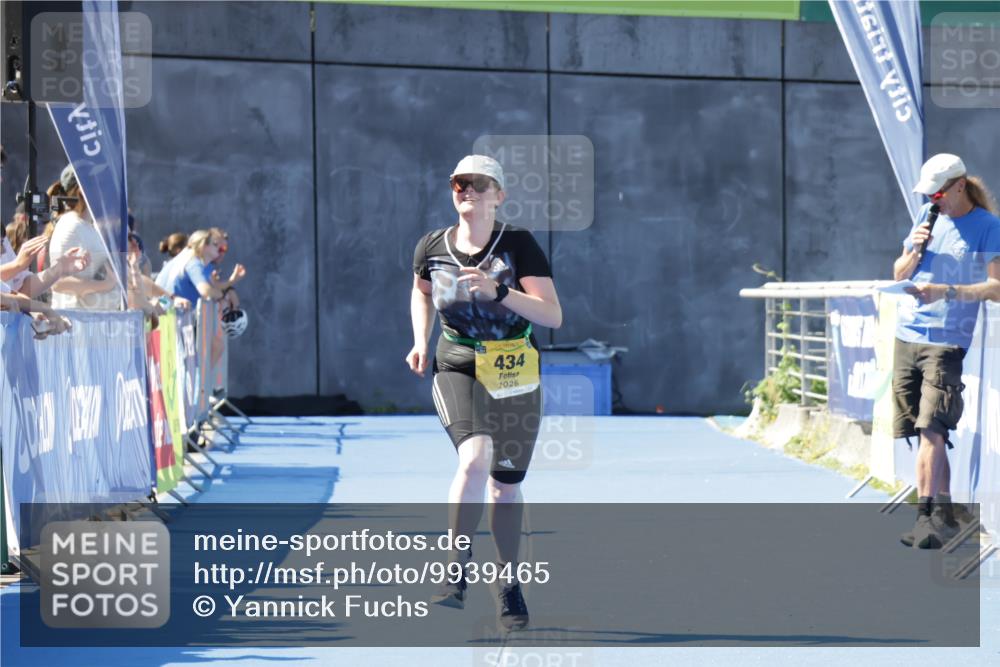 09.08.2026 - GEWOBA Citytriathlon Bremen Yannick Fuchs http://msf.ph/oto/9939465 09.08.2026 11:49:43 Ziel 434 meine-sportfotos.de