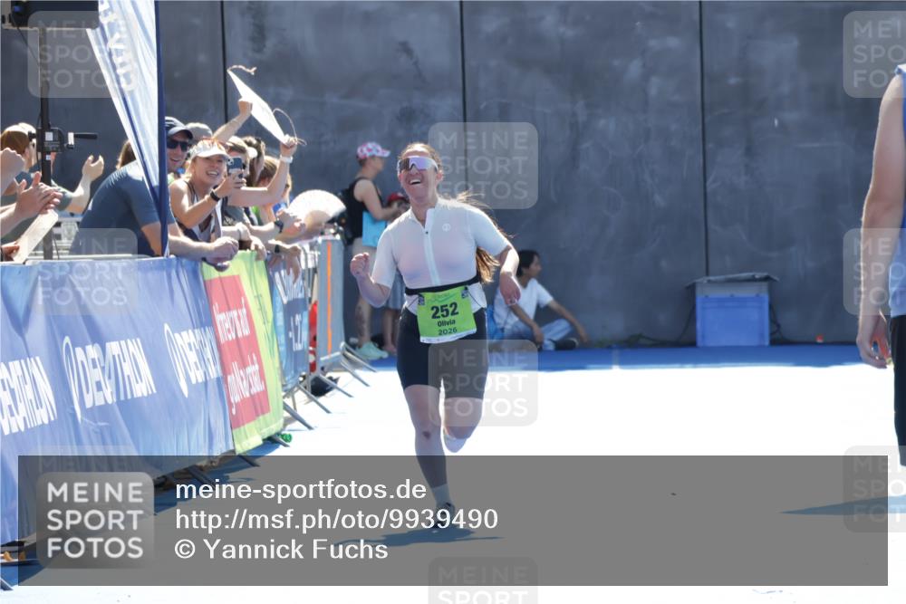09.08.2026 - GEWOBA Citytriathlon Bremen Yannick Fuchs http://msf.ph/oto/9939490 09.08.2026 15:32:31 Ziel 368 meine-sportfotos.de