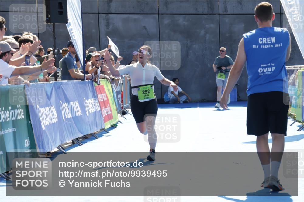09.08.2026 - GEWOBA Citytriathlon Bremen Yannick Fuchs http://msf.ph/oto/9939495 09.08.2026 15:32:32 Ziel 252, 368 meine-sportfotos.de